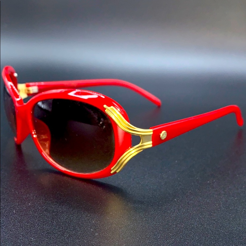 Jessica Simpson sunshades